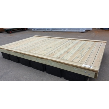 Badebrygge 2,4 x 4 meter med treverk og 6 stk plastflottører 200 liter