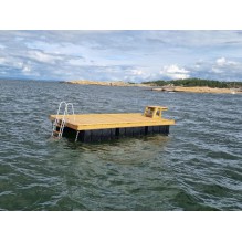 Badebrygge 2.4 x 5m i treverk med lite stupebrett