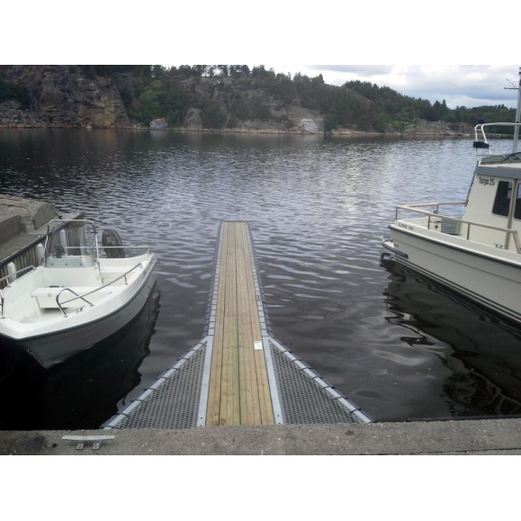 Dobbeltrørsbom  8m, 2x370 liter
