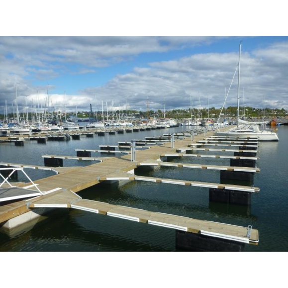 Brygge, Tre/betong, bredde 2,04 - pris pr meter (må bestille minimum 13,5meter)